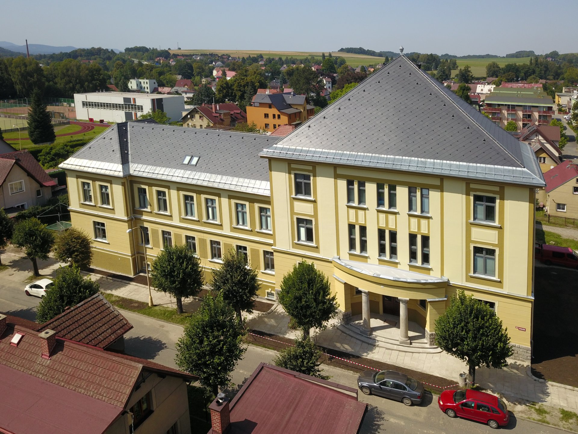 Rekonstrukce základní školy v Chrastavě, objekt v Revoluční ulici